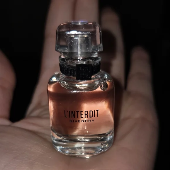 Givenchy Parfums Designer Makeup Bag - Picture 7 of 7